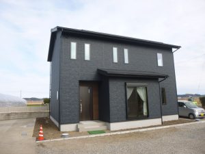 センス抜群「木のあたたかみを感じるナチュラルモダンな家」